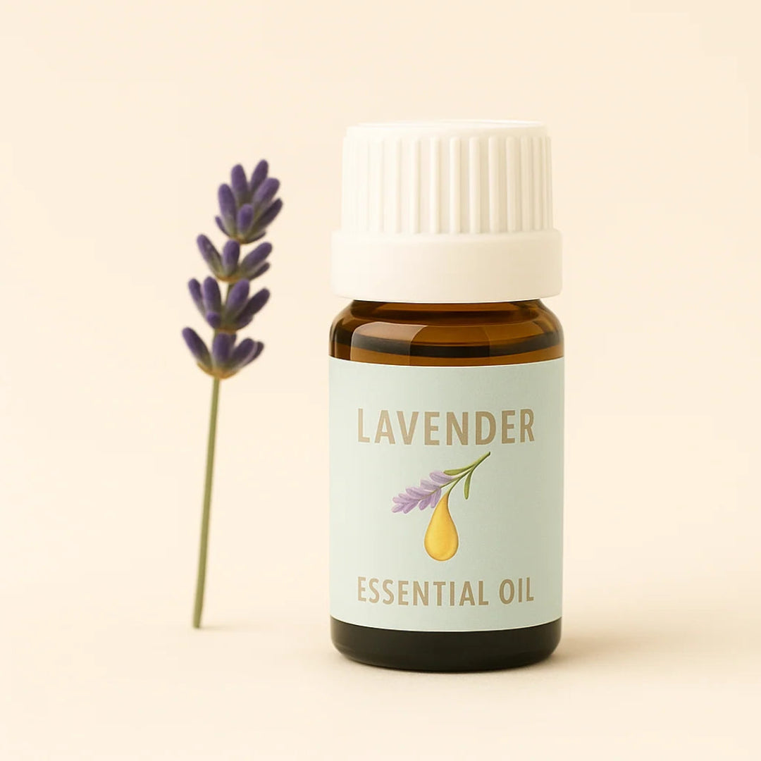 Sticlă cu ulei esențial și lavandă — produse aromaterapie Netpack